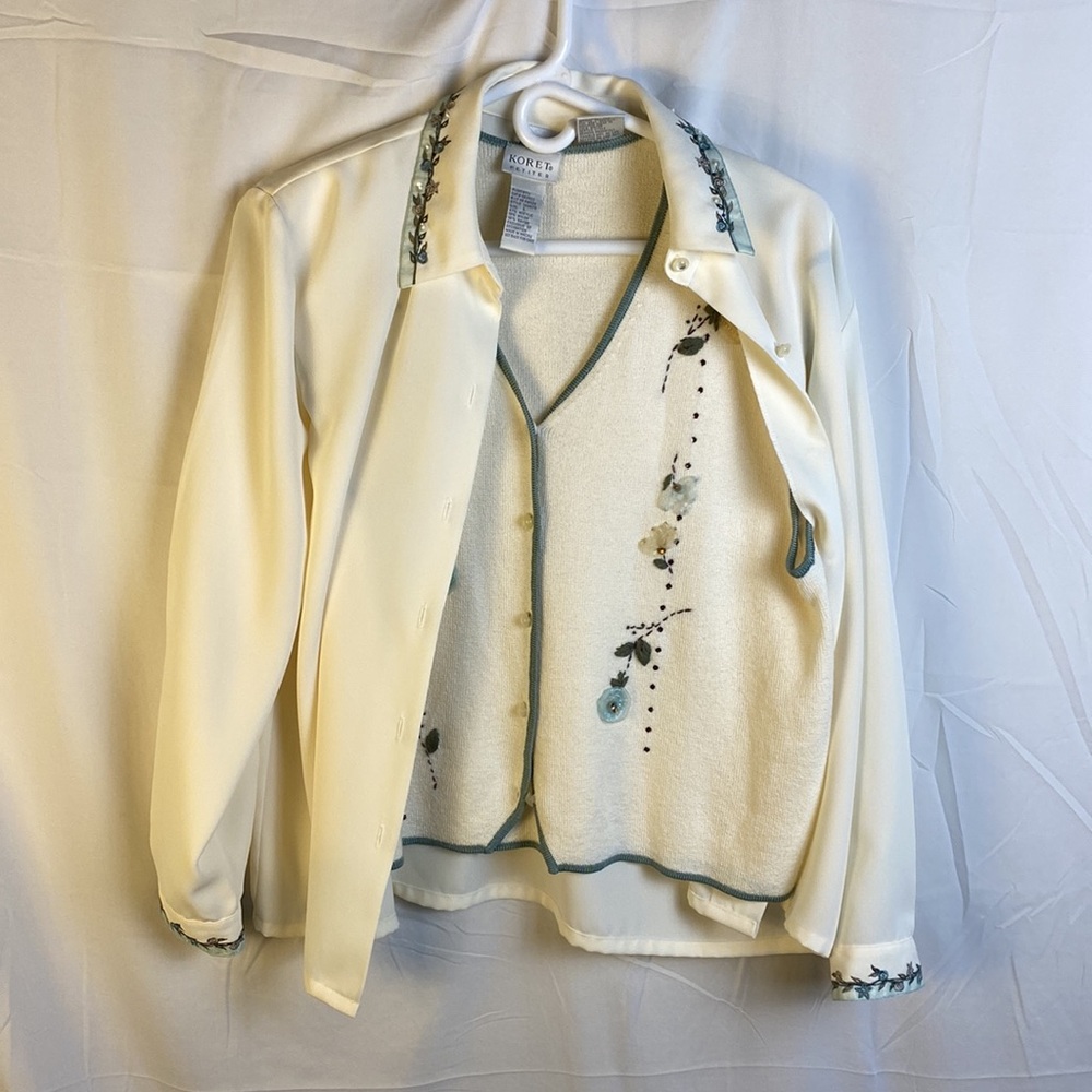Vintage Koret Petites White and Blue Floral Embroidery Sweater and Blouse Set